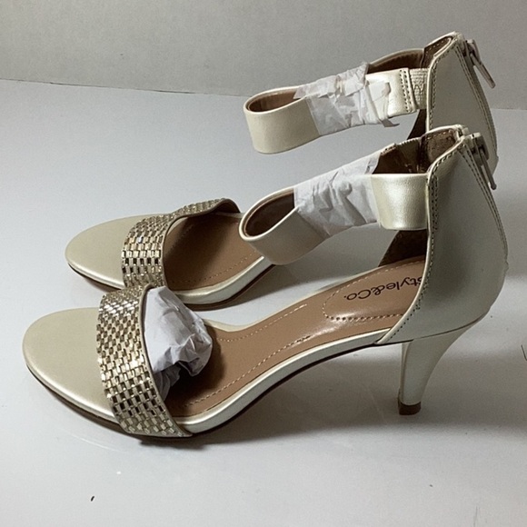 Style & Co. Phillys Two-Piece Evening Sandals - Picture 4 of 9